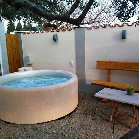 Manora Pool Gaestehaus By Interhome