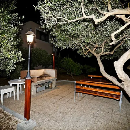 Manora Pool Gaestehaus By Interhome * Sućuraj
