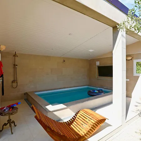 Manora Pool Gaestehaus By Interhome * Sućuraj